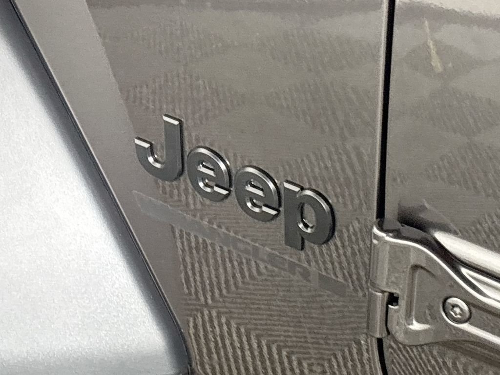 New 2026 Granite Crystal Metallic Clear-Coat Exterior Paint Jeep Willys image 23