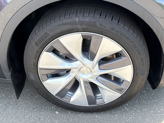 Used 2024 Stealth Gray Tesla Long Range image 7