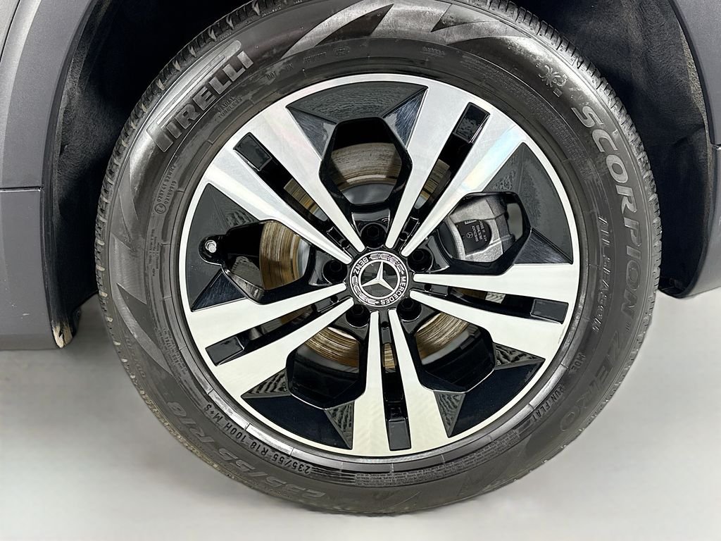 Used 2026 Gray Mercedes-Benz GLB 250 image 32