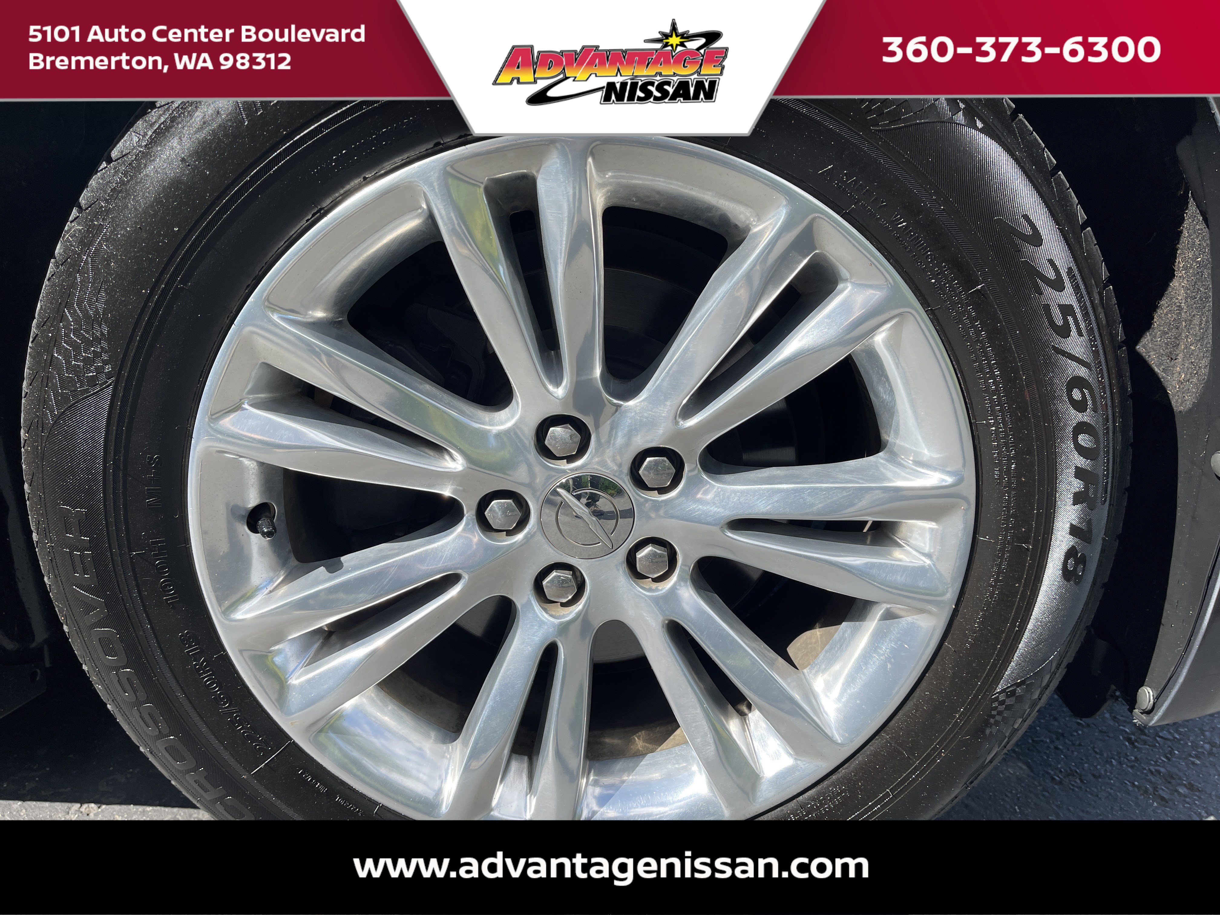 Used 2018 Granite Crystal Metallic Clearcoat Chrysler Touring image 11