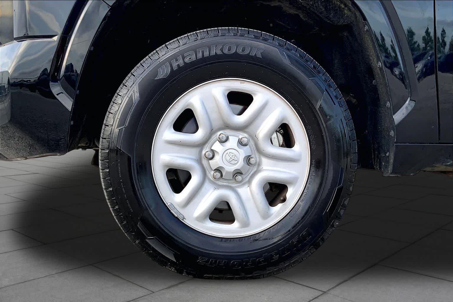 Used 2022 Midnight Black Metallic Toyota SR image 11