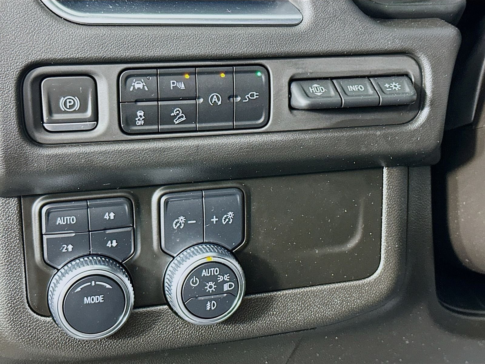 Used 2021 Summit White GMC AT4 image 14
