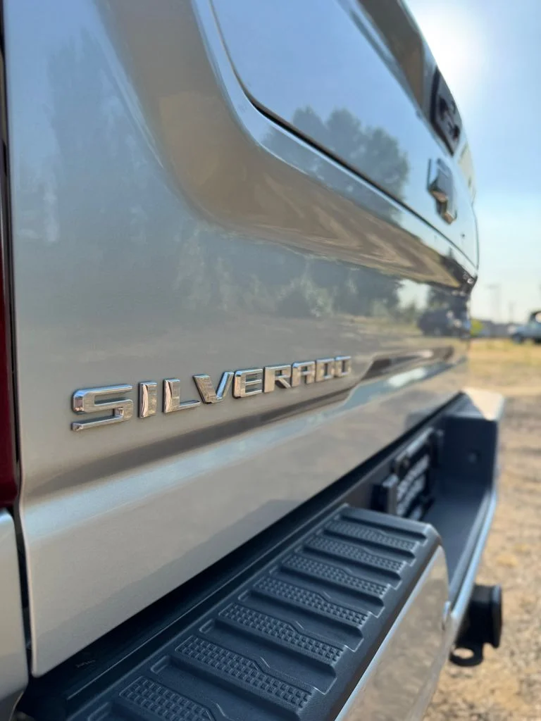 Used 2022 Silver Ice Metallic Chevrolet High Country image 58