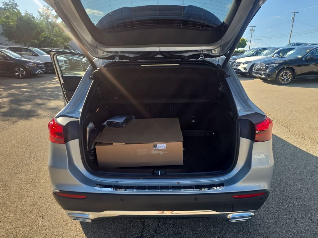 Used 2026 Silver Mercedes-Benz GLA 250 image 22