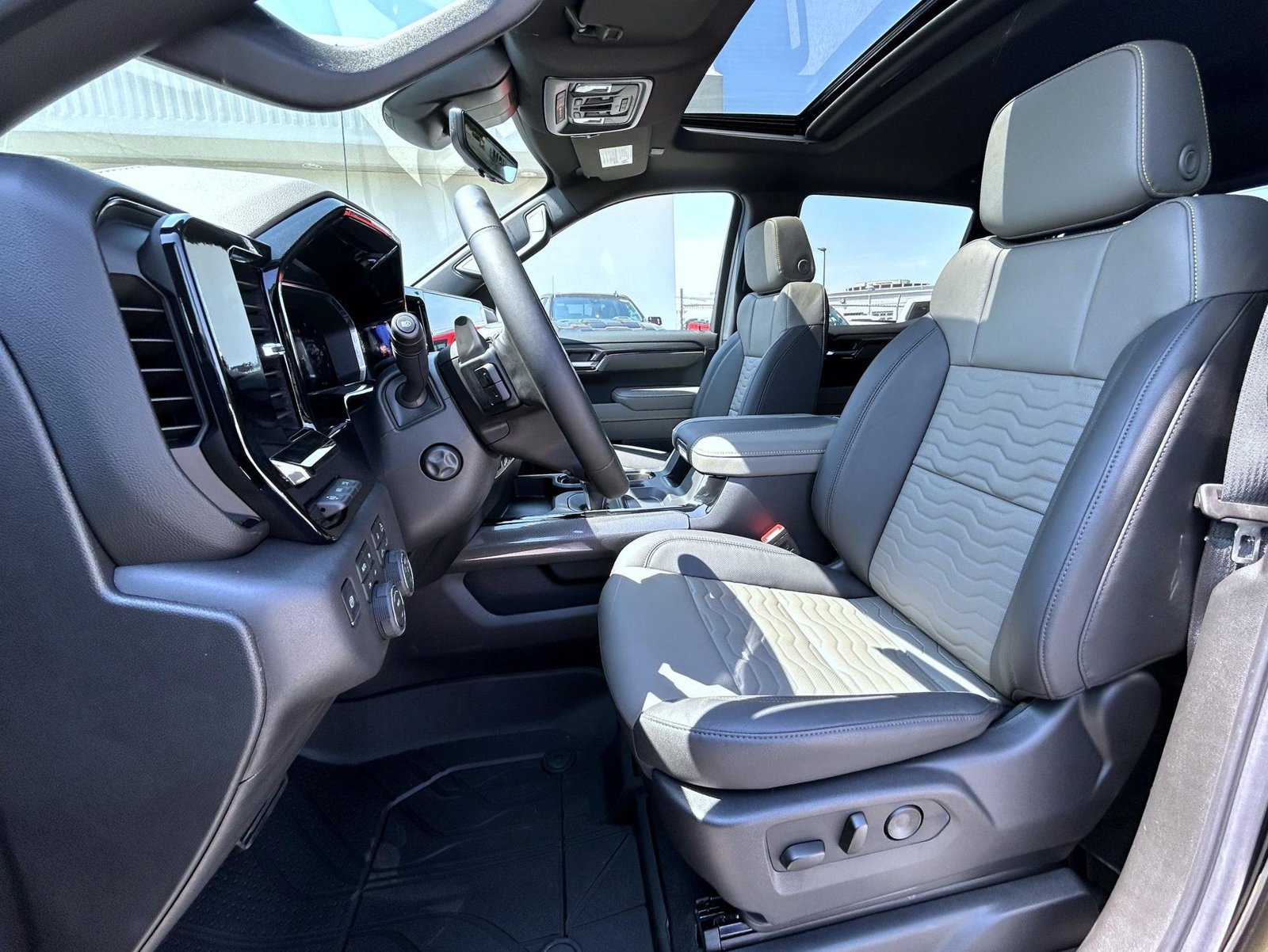 2026 Chevrolet Silverado 1500 ZR2 - Photo 10