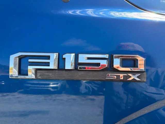Used 2018 Blue Ford XL image 13