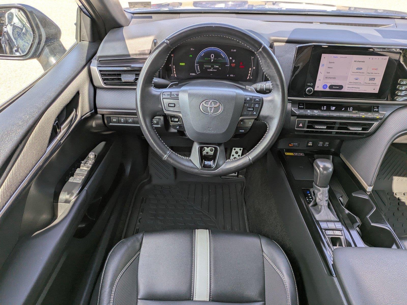 Used 2025  Toyota SE image 15