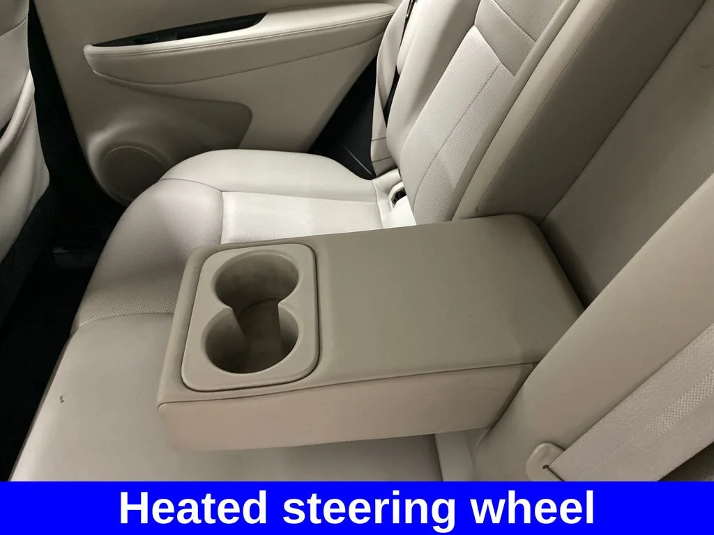 Used 2020 Silver Nissan SL image 11