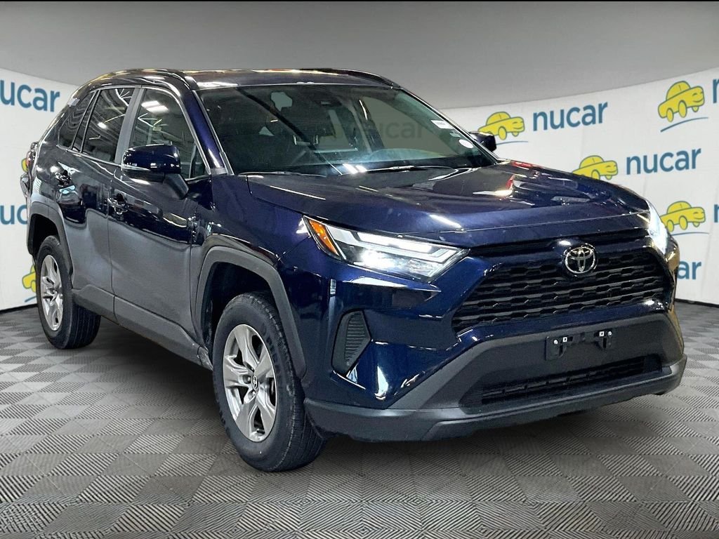 Used 2025  Toyota XLE image 1