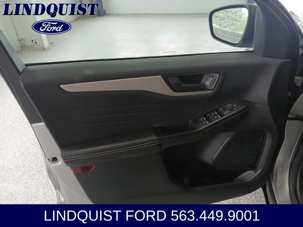 2022 Ford Escape SE - Photo 9