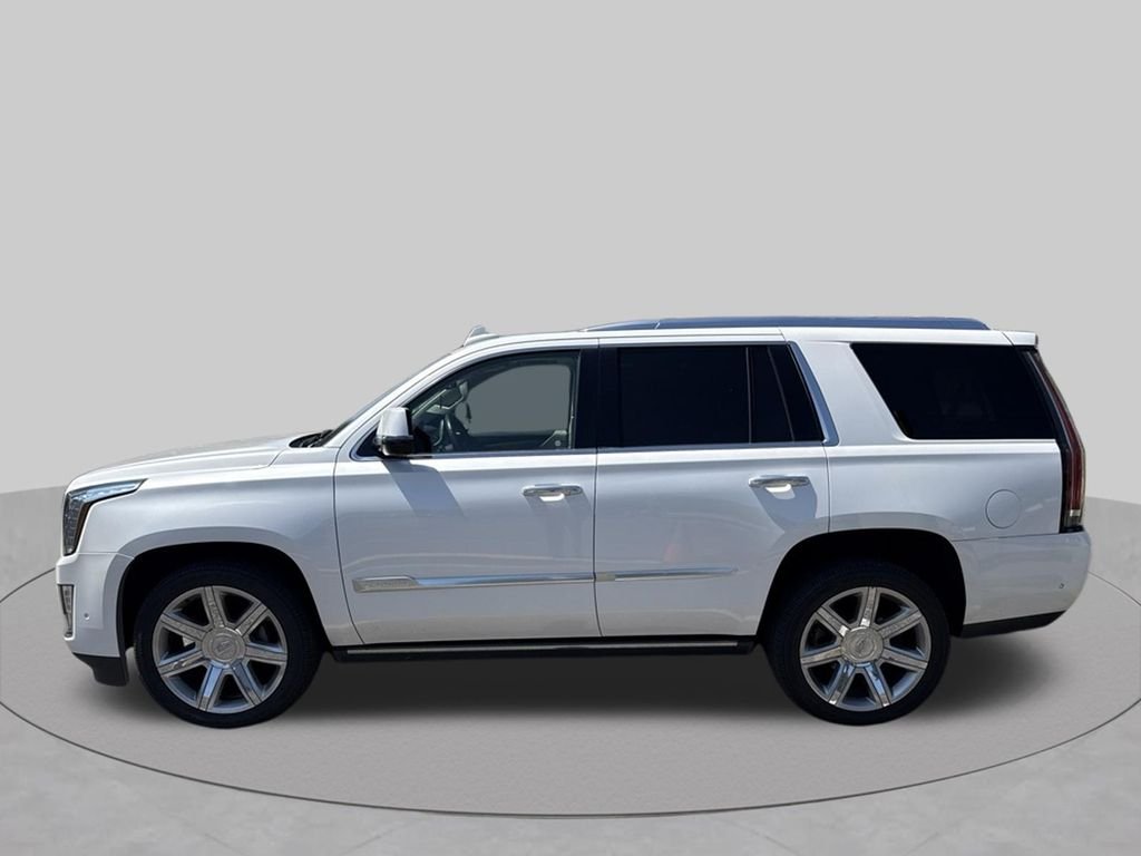 Used 2018 Crystal White Tricoat Cadillac Premium Luxury image 10