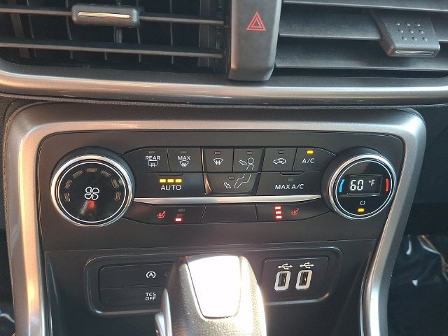 Used 2021 Shadow Black Ford SE image 15