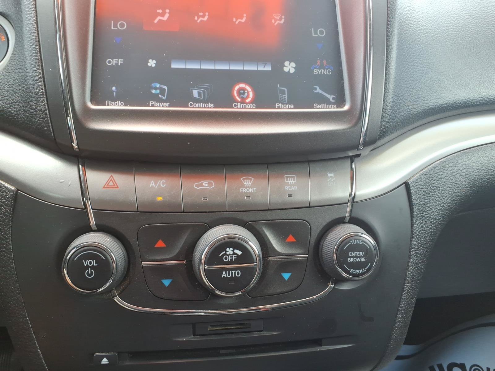 Used 2019 Pitch Black Clearcoat Dodge Crossroad image 23