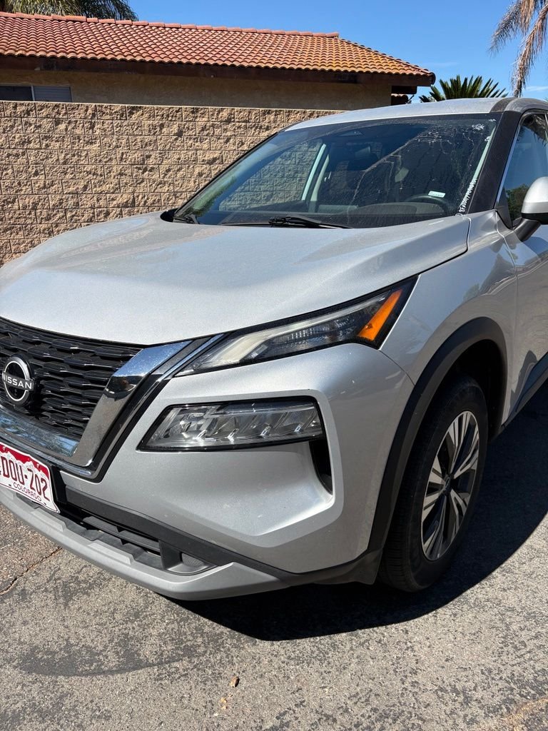 Used 2023 Silver Nissan SV image 3