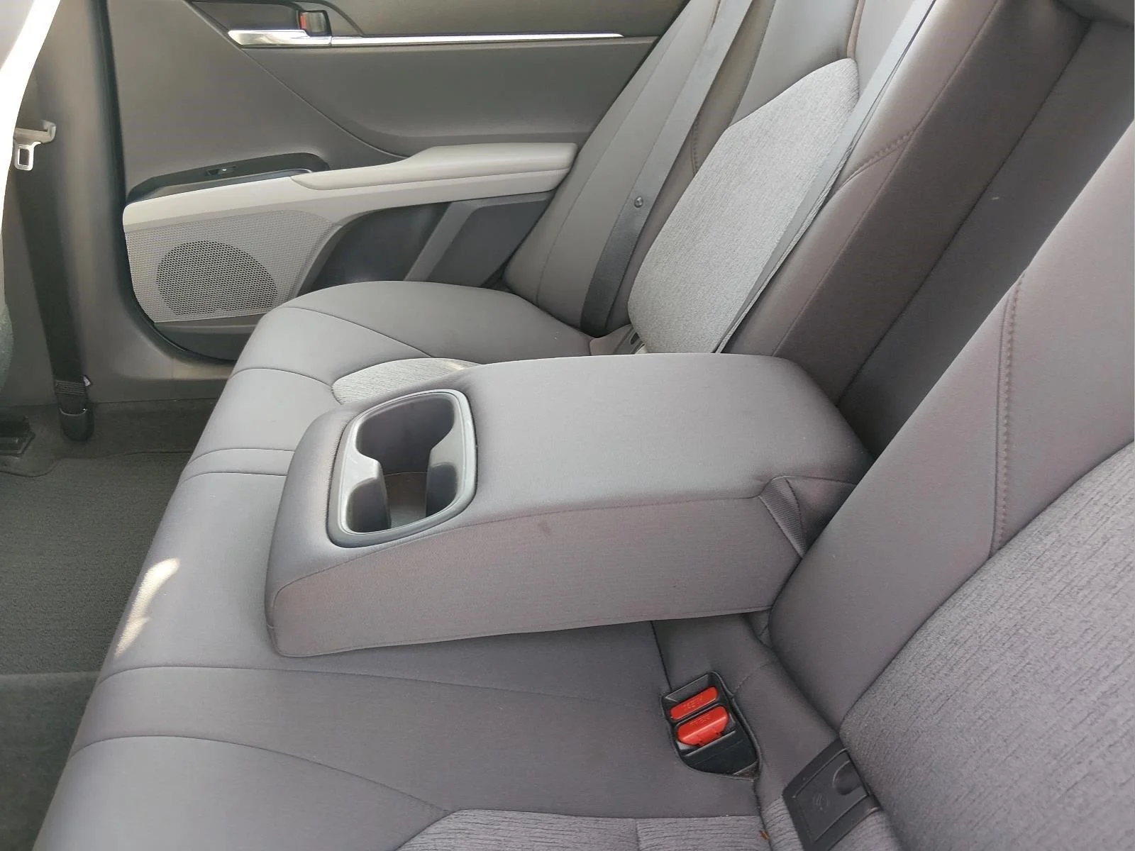 Used 2020 Predawn Gray Mica Toyota LE image 19