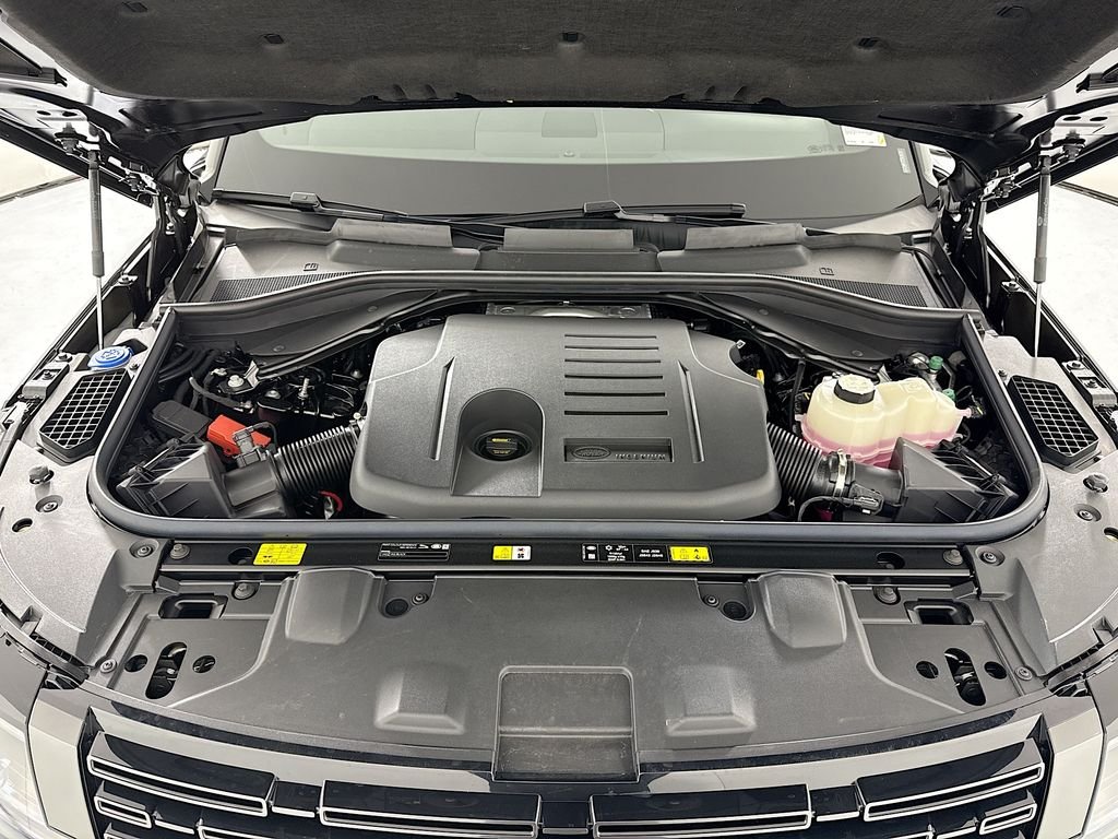 New 2026 Santorini Black Land Rover SE image 29