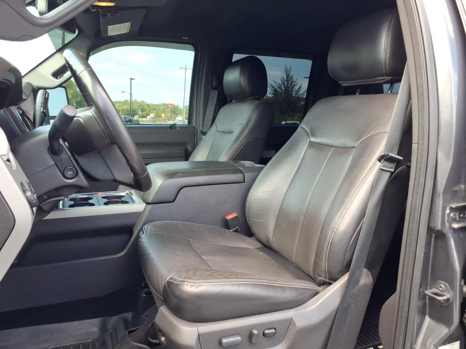 Used 2015  Ford Lariat image 19