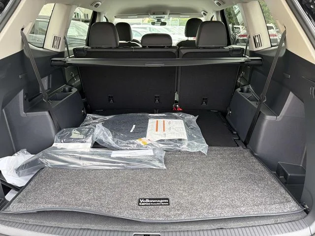 New 2026 Black Volkswagen 2.0T SE image 5