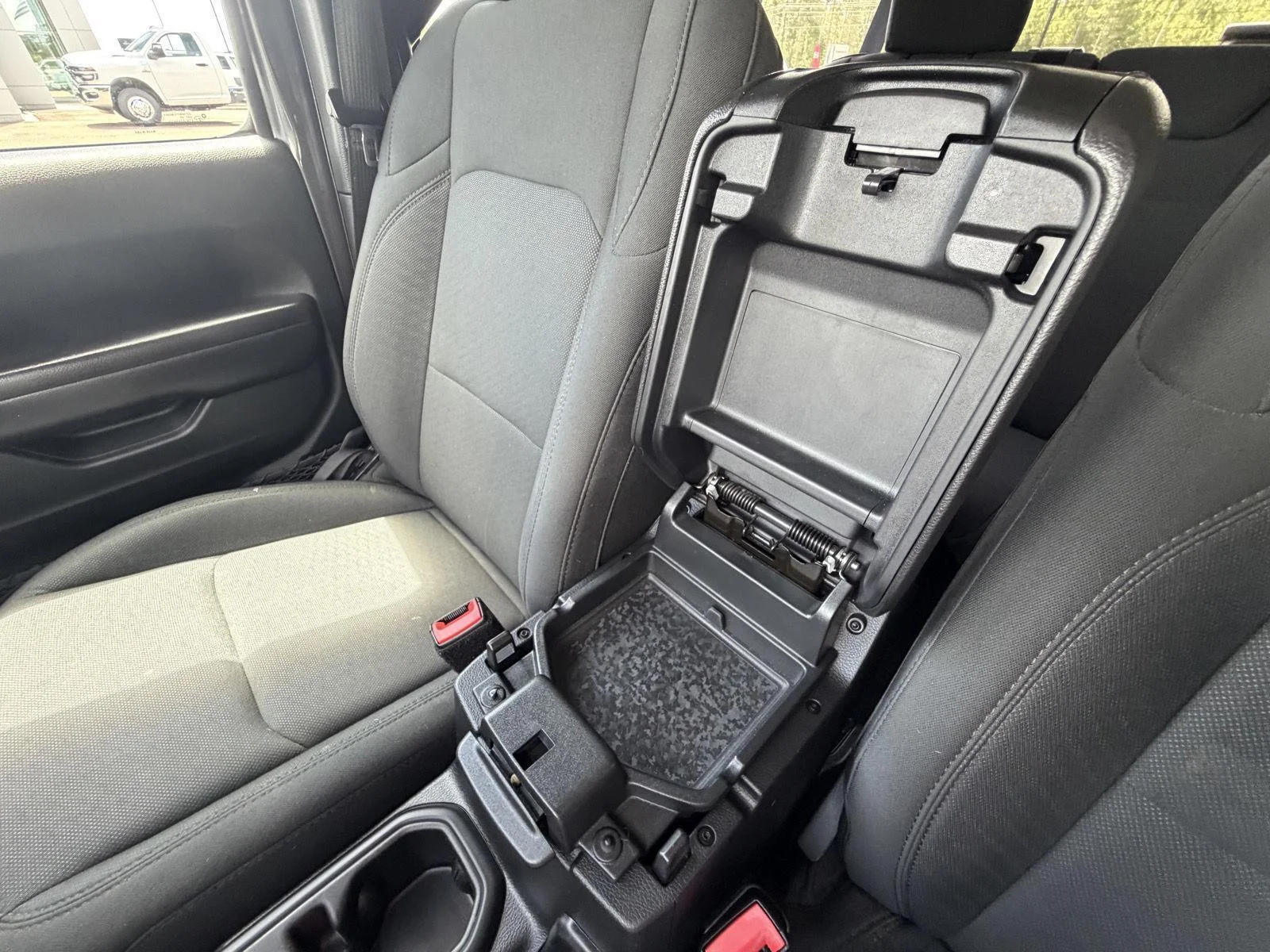 Used 2020 Granite Crystal Metallic Clearcoat Jeep Sport S image 14