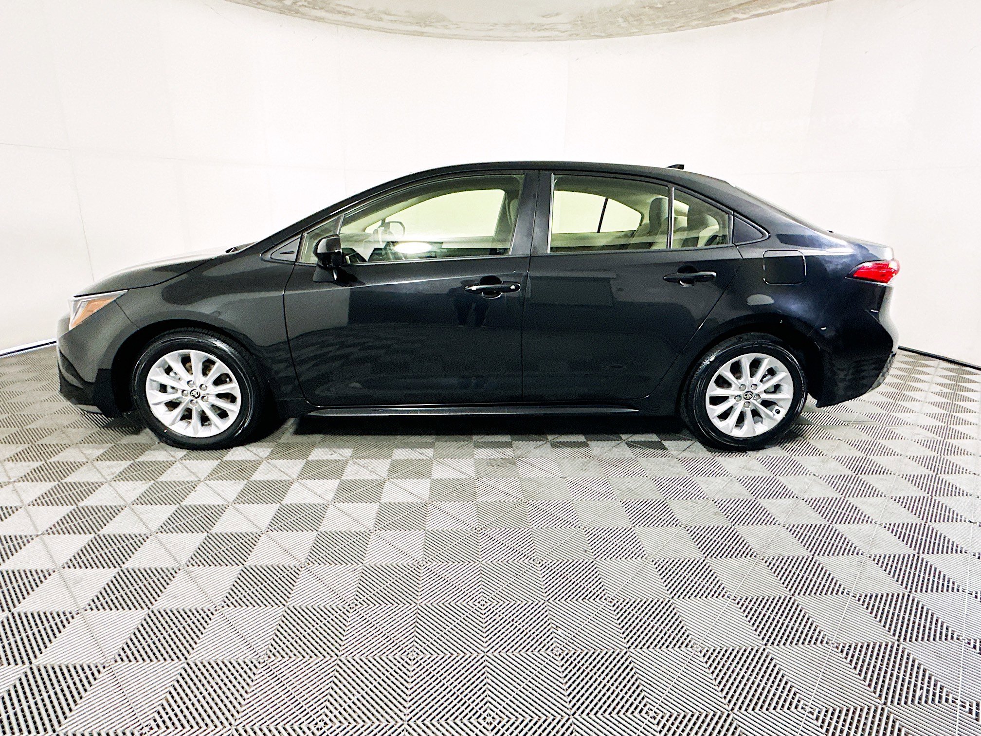 2022 Toyota Corolla thumbnail 8