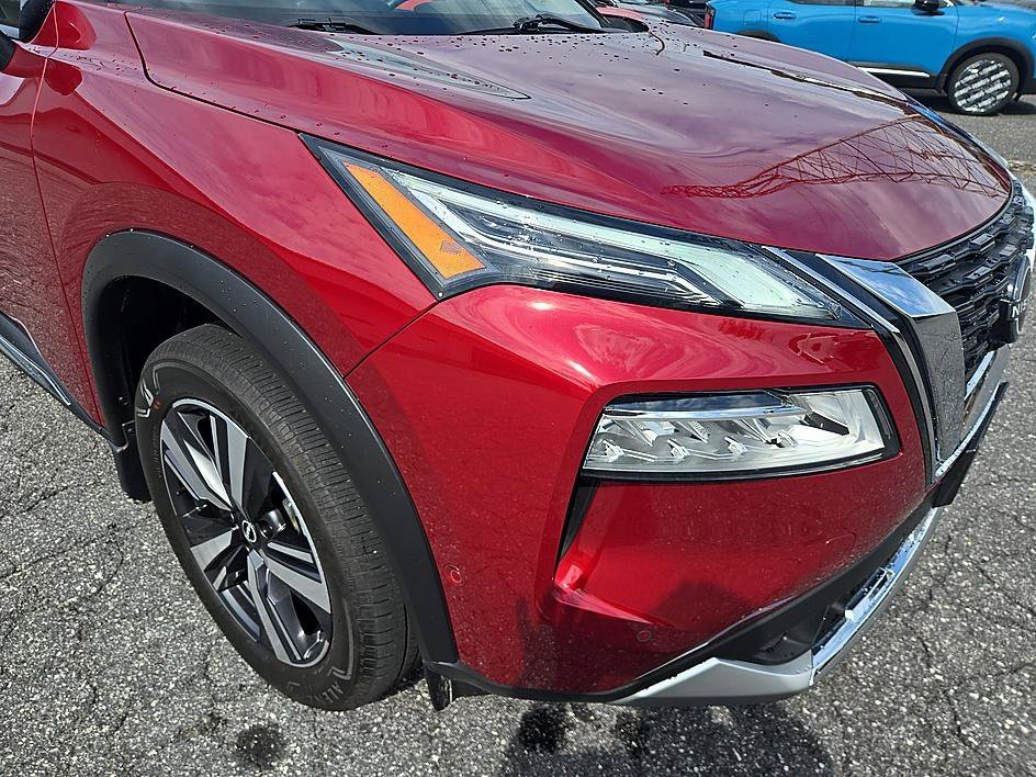 Used 2023 Scarlet Ember Tintcoat Nissan Platinum image 6