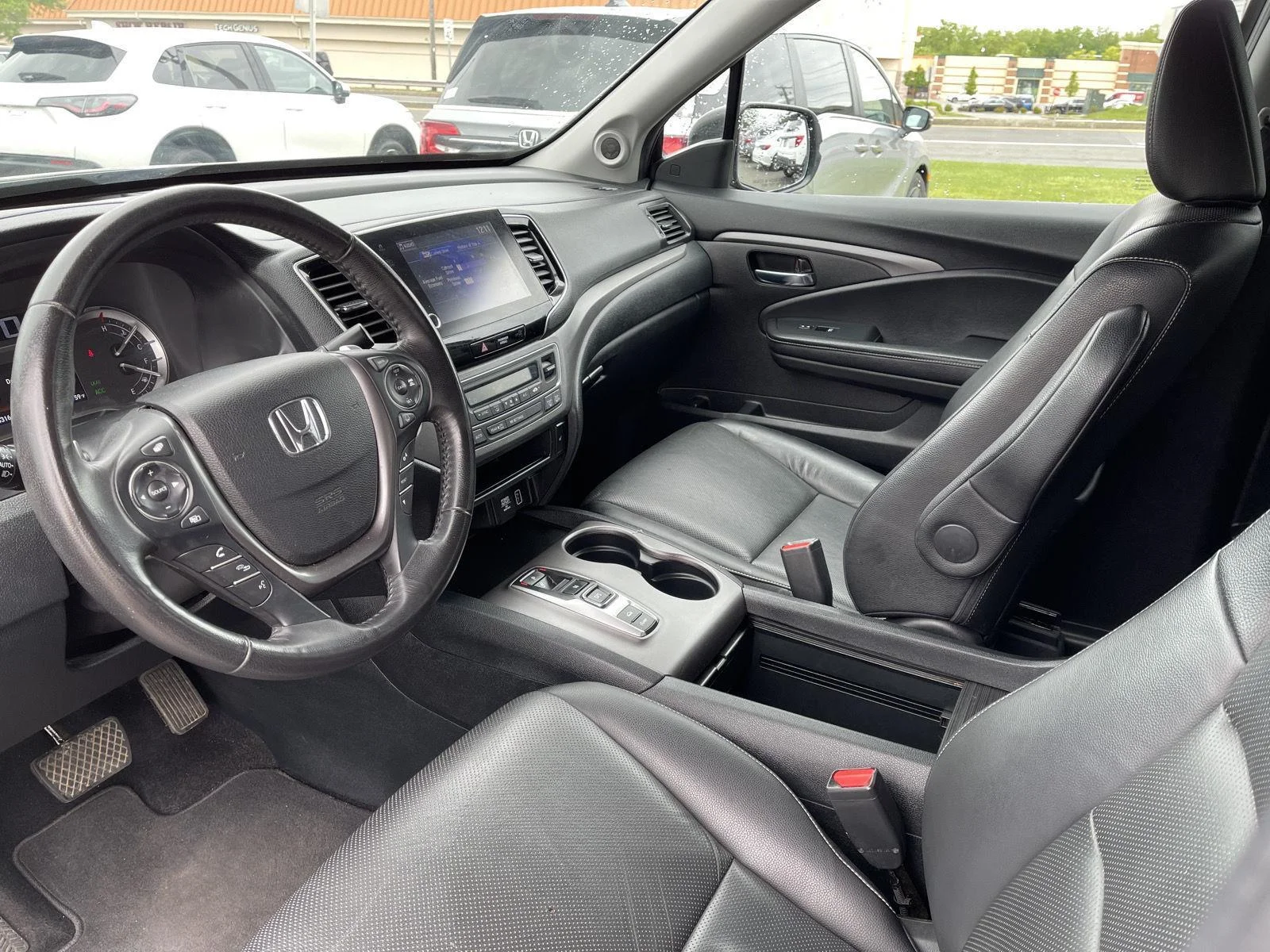 Used 2023 Modern Steel Metallic Honda RTL image 4