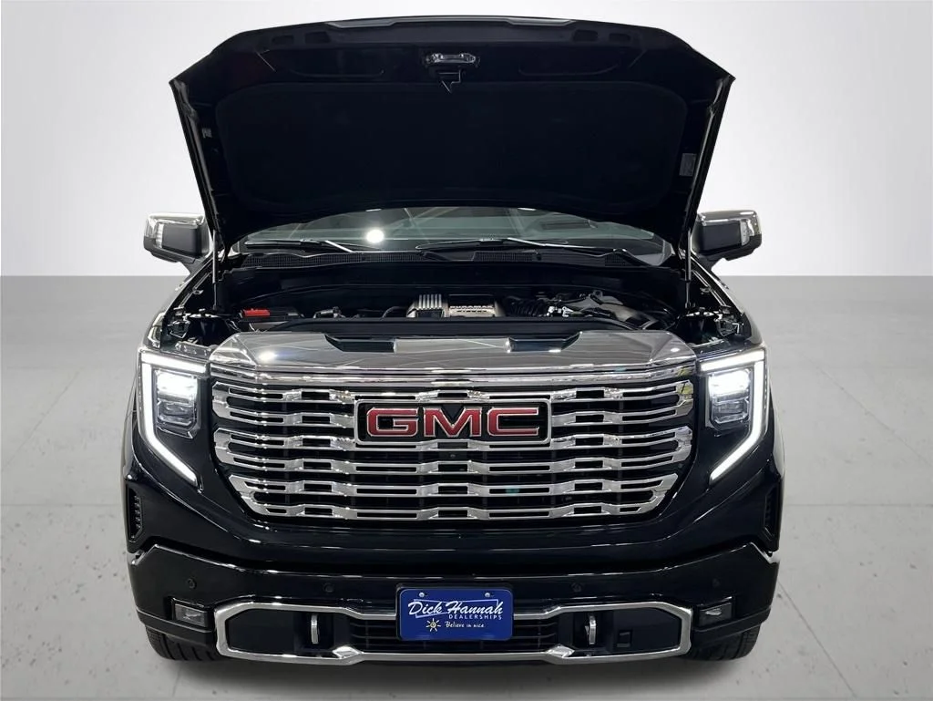 Used 2023 Black GMC Denali image 5
