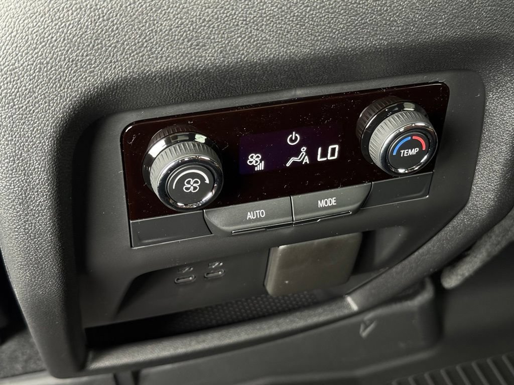 2027 Chevrolet Traverse Z71 - Photo 25