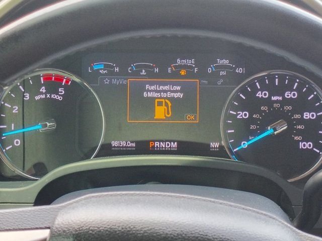 Used 2022 White Ford Lariat image 28