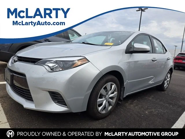 Used 2016 Silver Toyota LE image 1