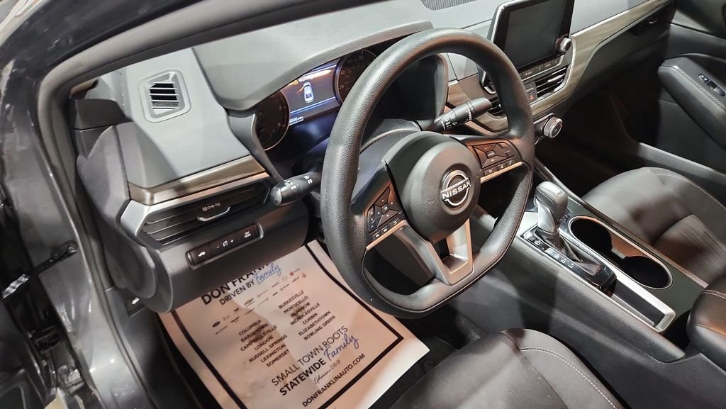 Used 2024 Gray Nissan 2.5 SV image 18