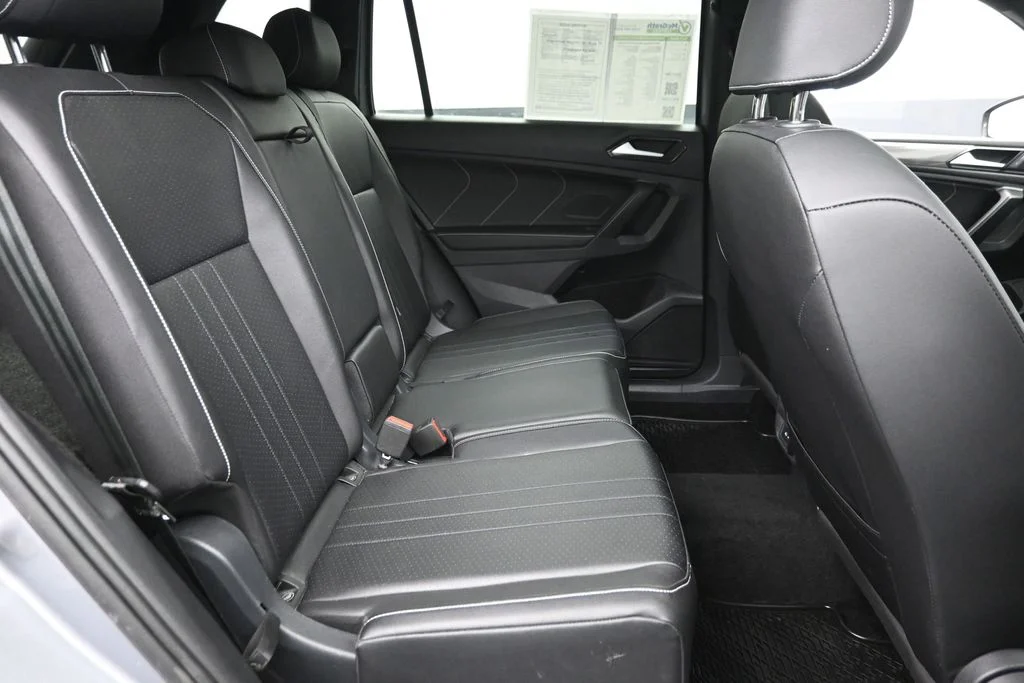 Used 2024 Silver Volkswagen 2.0T SE R-Line Black image 10