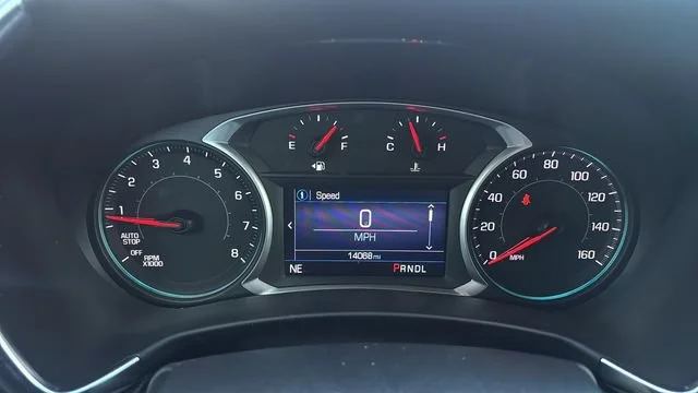 Used 2022 SUMMIT WHITE Chevrolet LS image 12