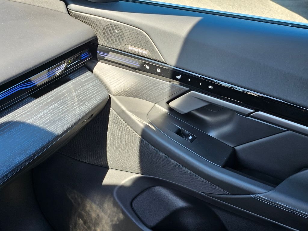 Certified Used 2025 Green BMW 530i xDrive image 32