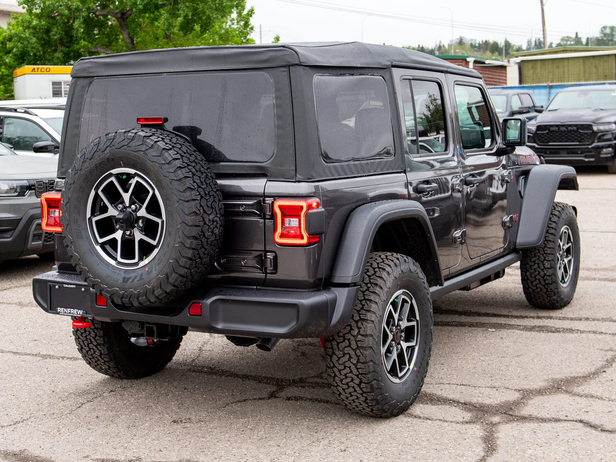 New 2026 Grey Jeep Rubicon* 4 Door 4x4, Nappa Leather, 4.10 Rear Axle, Remote Start image 5