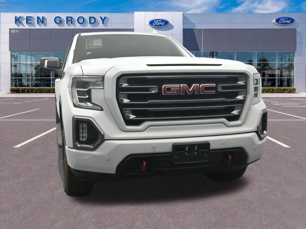 Used 2020 White GMC AT4 image 18
