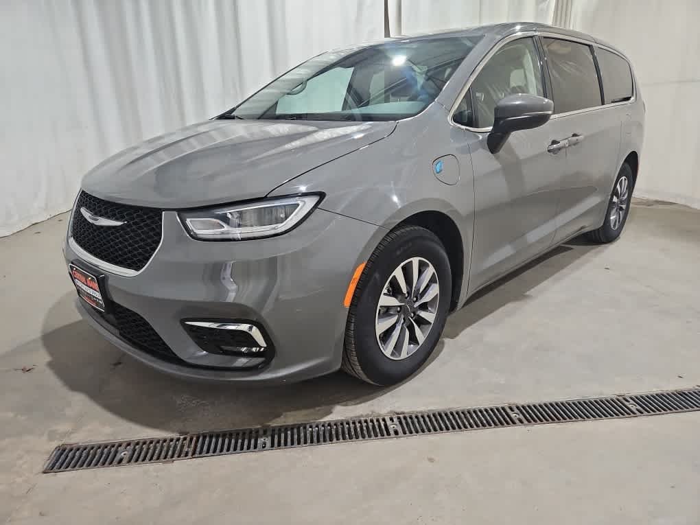 Used 2023 Chrysler Pacifica Hybrid Touring L with VIN 2C4RC1L77PR614234 for sale in Waterville, ME