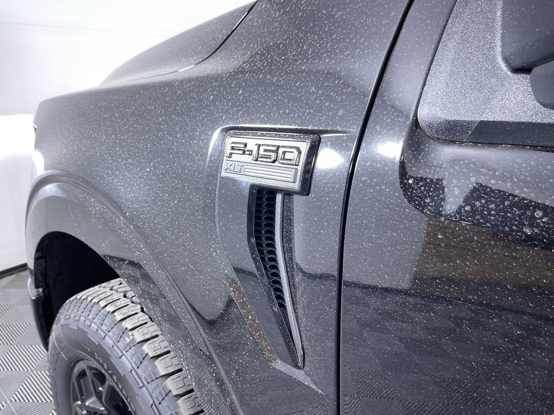 New 2026 Agate Black Metallic Ford XLT image 27
