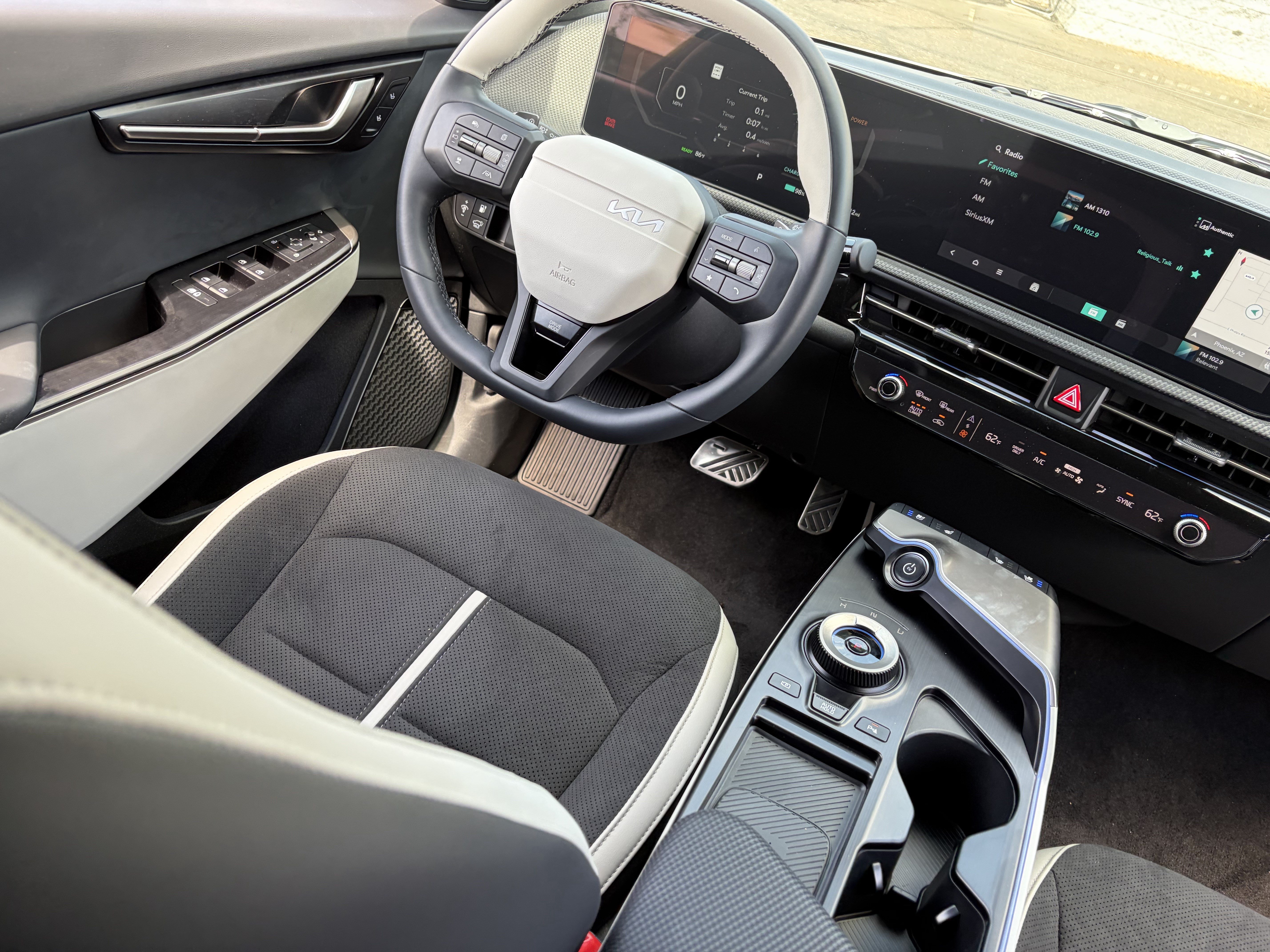 New 2026 Wolf Gray Kia GT-LINE image 12