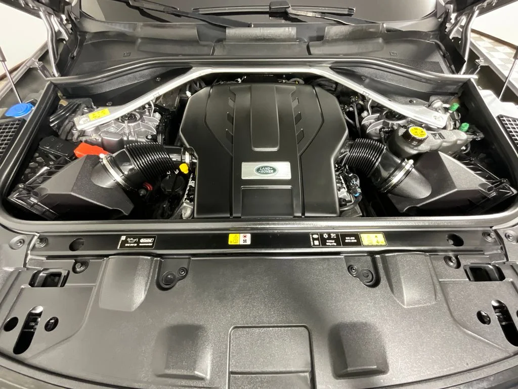 Certified Used 2023 Gray Land Rover SE image 28