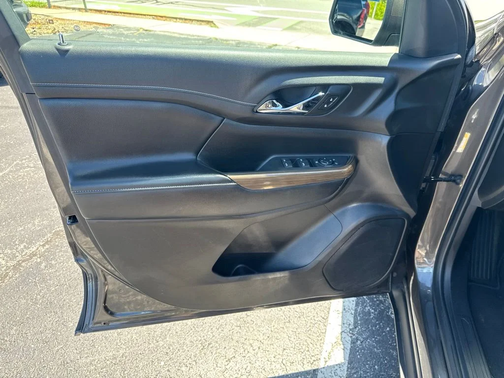 Used 2019 Gray GMC SLE-1 image 12