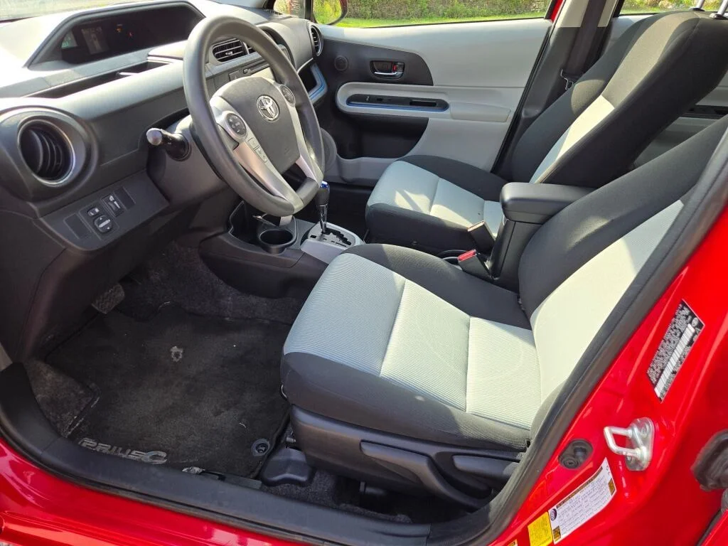 Used 2013 Red Toyota Three image 20