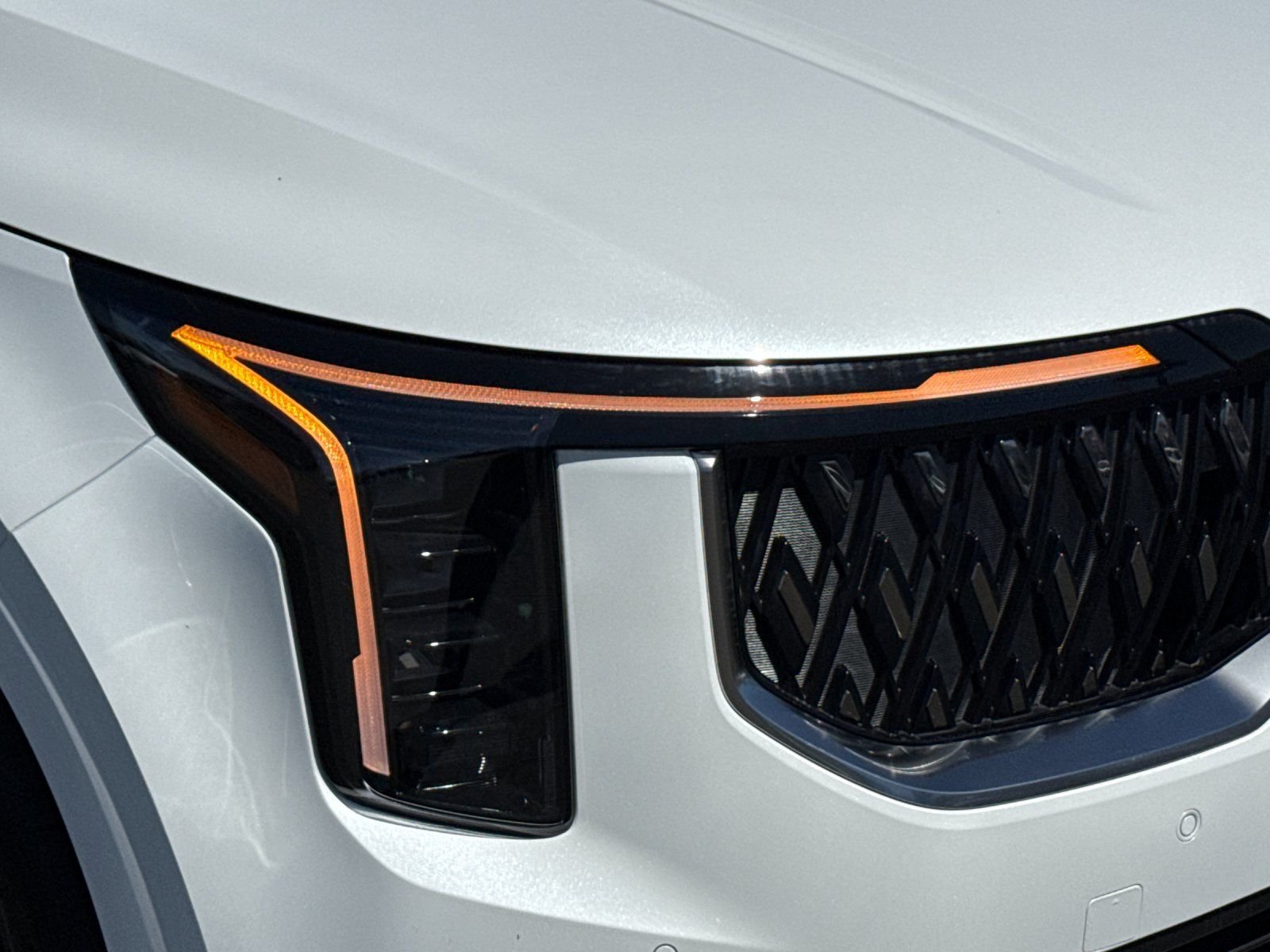 New 2026 Snow White Pearl Kia EX image 31