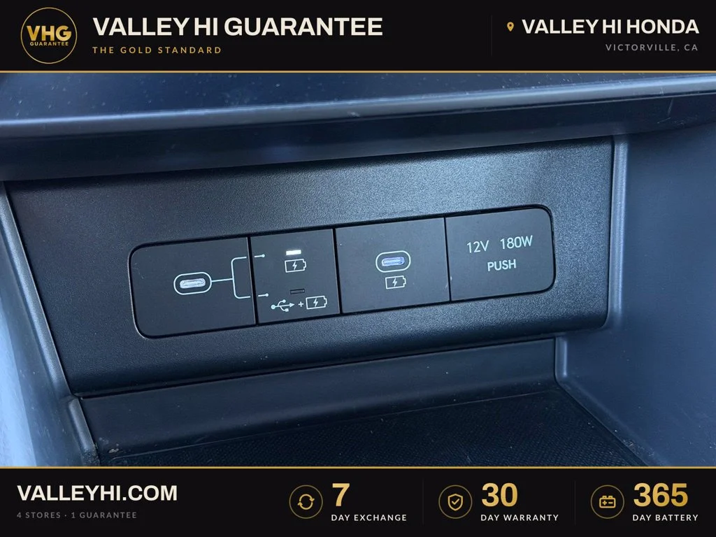 Used 2025 White Hyundai SEL image 26