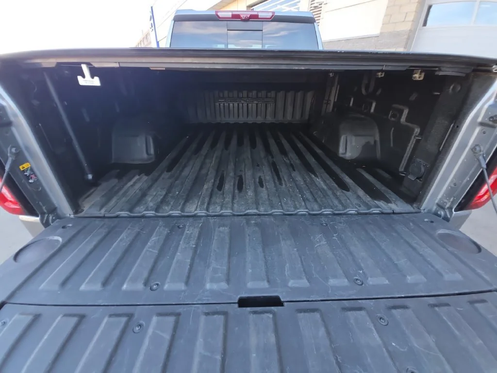 Used 2021 SATIN STEEL METALLIC GMC Denali image 29