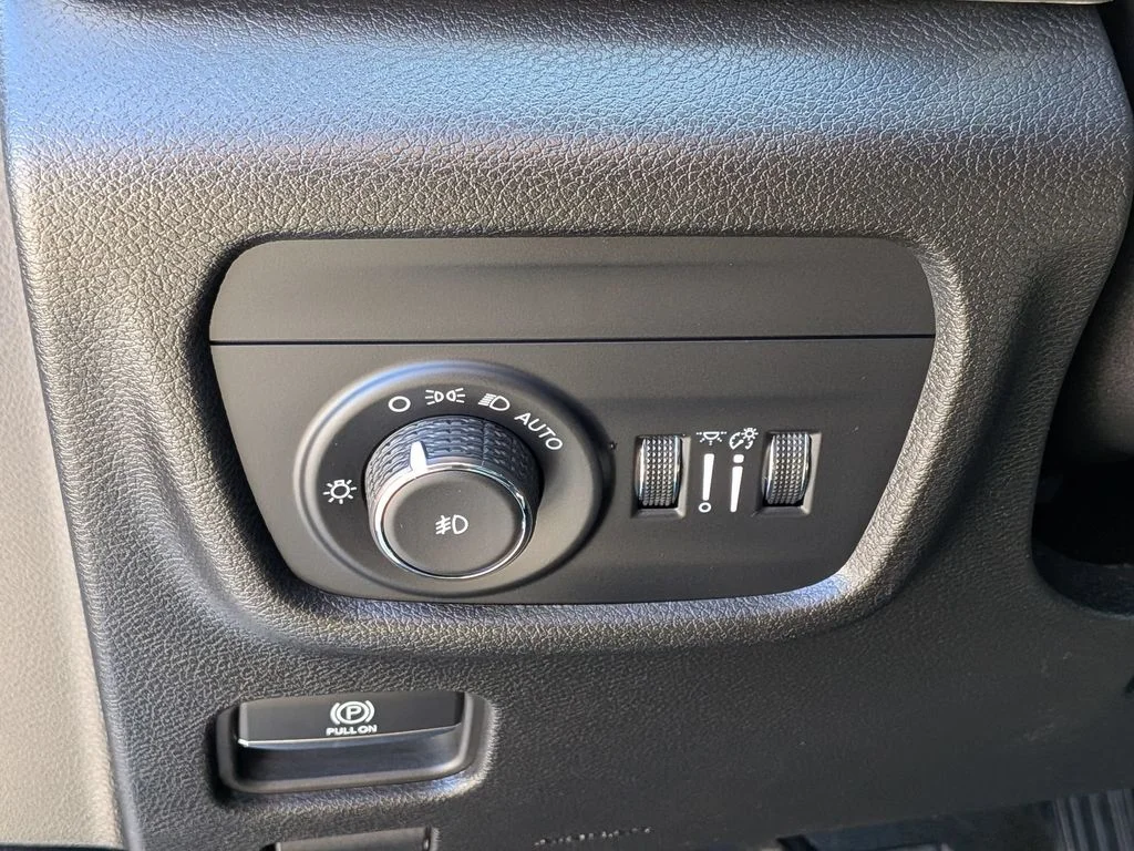 Used 2023 White Jeep Limited image 15