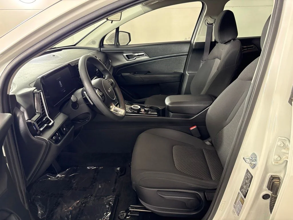 Used 2023 White Kia LX image 23