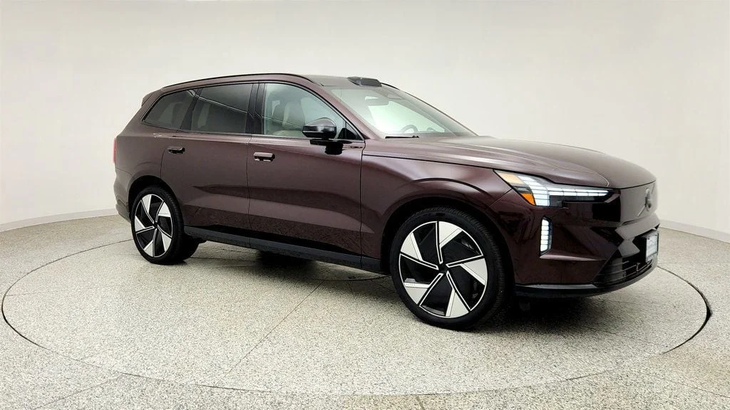 Used 2025 Mulberry Metallic Volvo Twin Motor Performance Ultra 6-Seater w/ Bowers & Wilkins Audio image 3