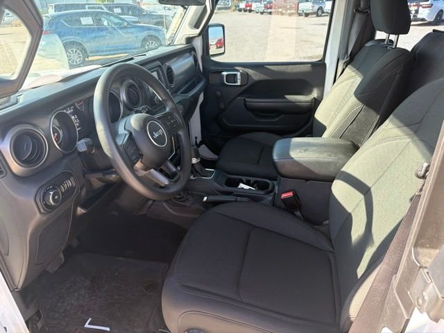 Used 2021 White Jeep Sport image 5