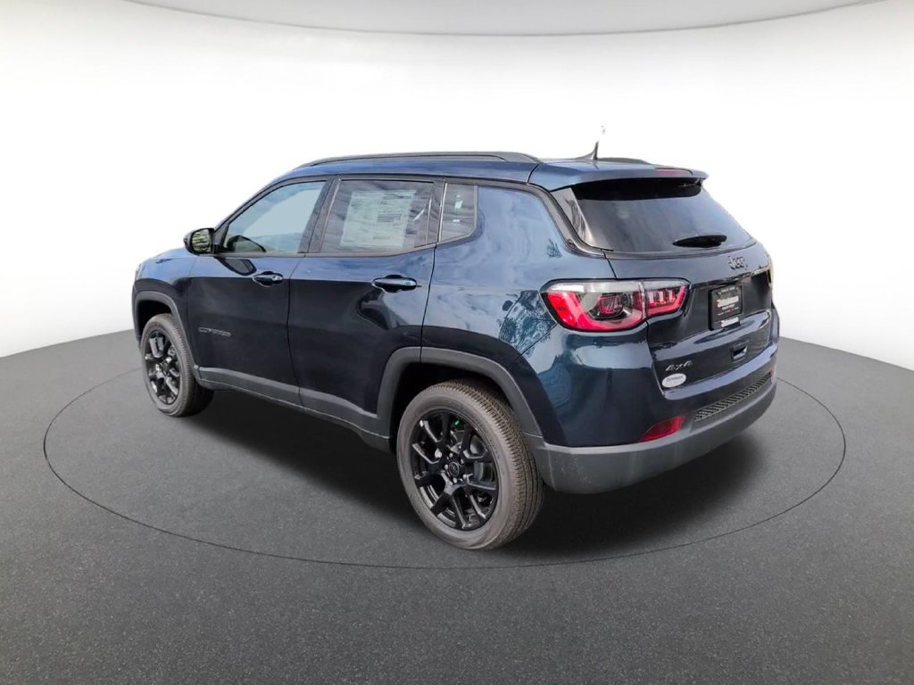 New 2026 Fathom Blue Pearl-Coat Exterior Paint Jeep Latitude image 11
